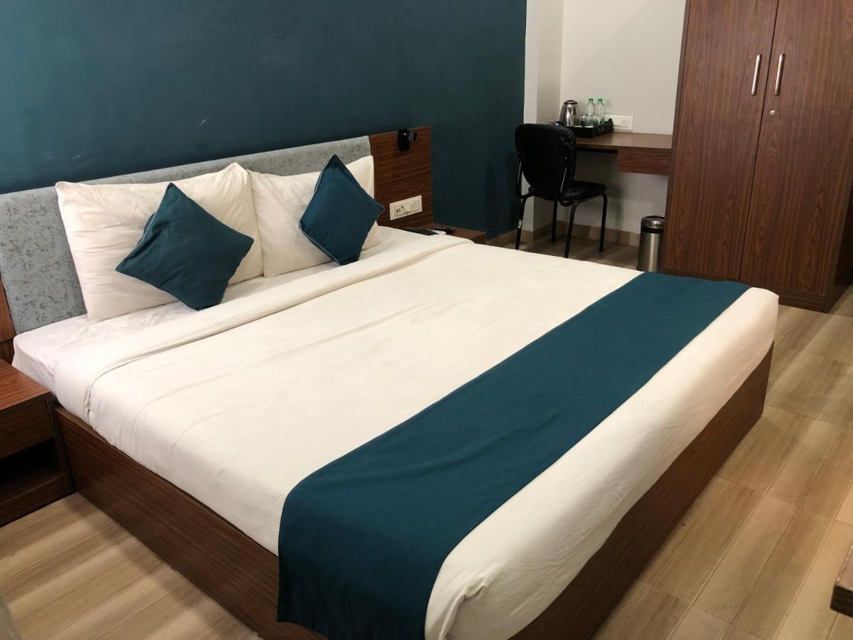 Hotel Ballfin Indore Indaur Exteriér fotografie